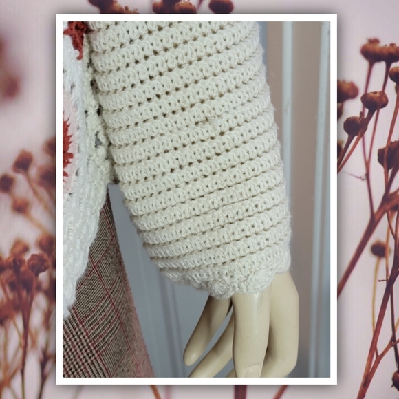 Francesca's Alya moonflower crochet pattern flare sleeve ivory sweater M… - Picture 6 of 7